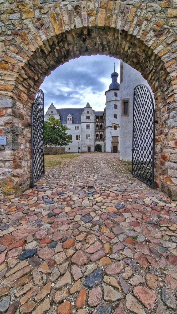 Schloss Leitzkau: A Medieval Collegiate Foundation Transformed into a Renaissance Castle 4 Schloss Leitzkau