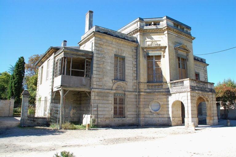 Castel d’Andorte: A Neoclassical Estate and Psychiatric Institution in France