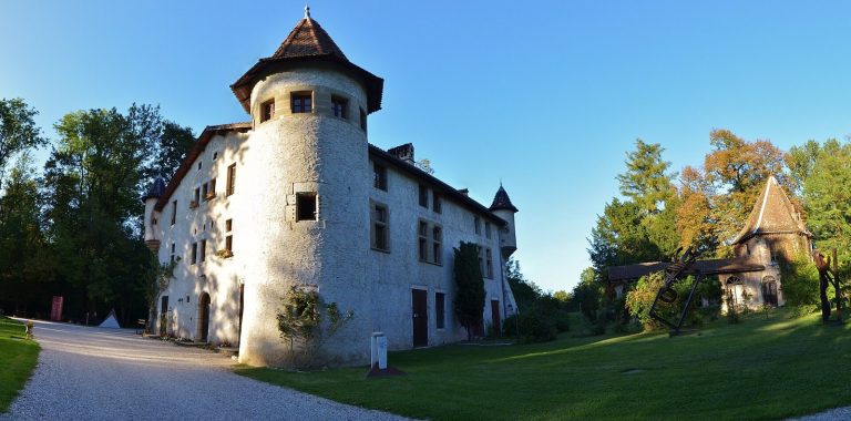 Château de Saint-Jean-de-Chépy: A Fortified Residence and Cultural Estate in France