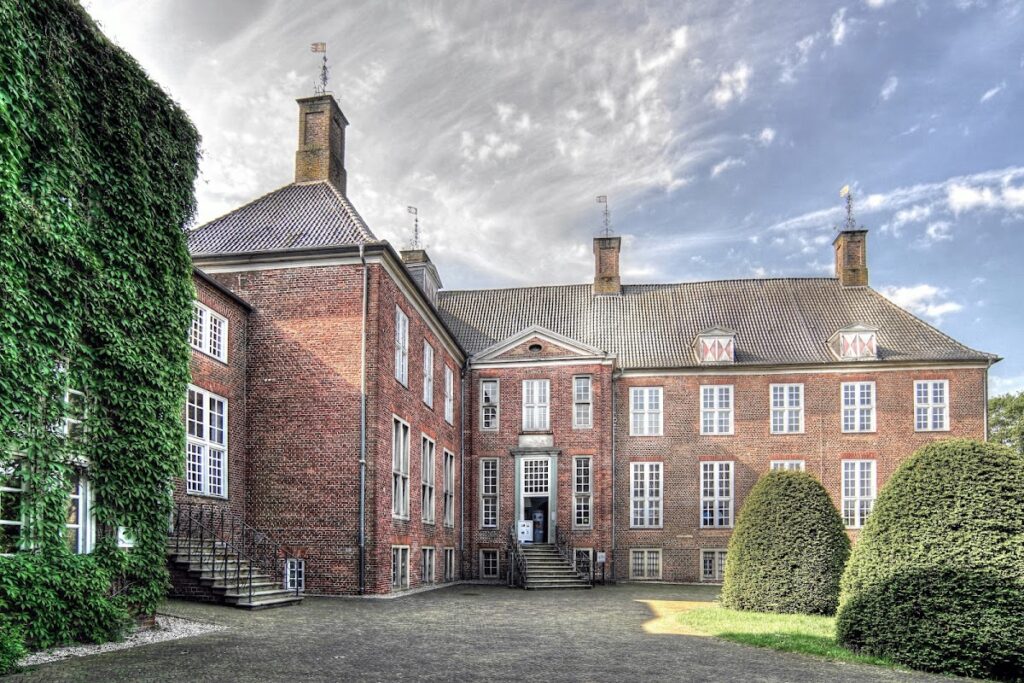 Schloss Ringenberg: A Moated Castle in Hamminkeln, Germany 2 Schloss Ringenberg