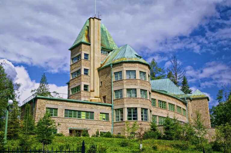 Castle of the President of the Republic of Poland in Wisła: A Modernist Presidential Residence