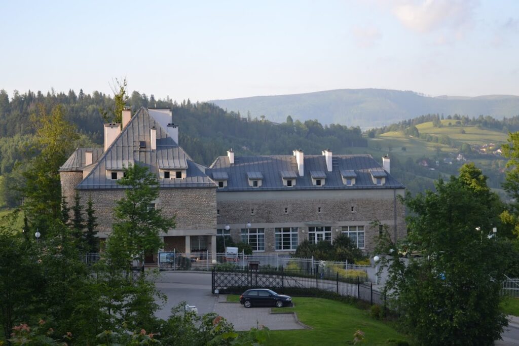 Castle of the President of the Republic of Poland in Wisła: A Modernist Presidential Residence 4 Castle of the President of the Republic of Poland in Wisła