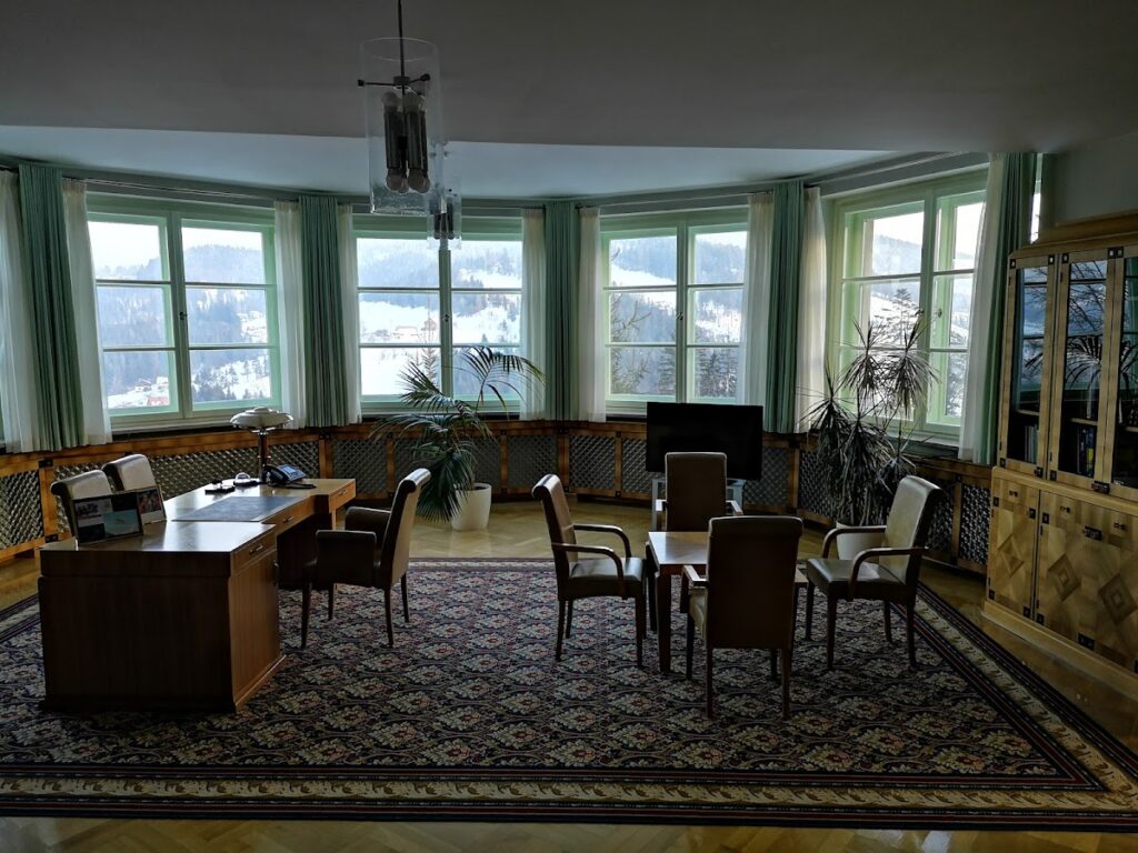 Castle of the President of the Republic of Poland in Wisła: A Modernist Presidential Residence 5 Castle of the President of the Republic of Poland in Wisła