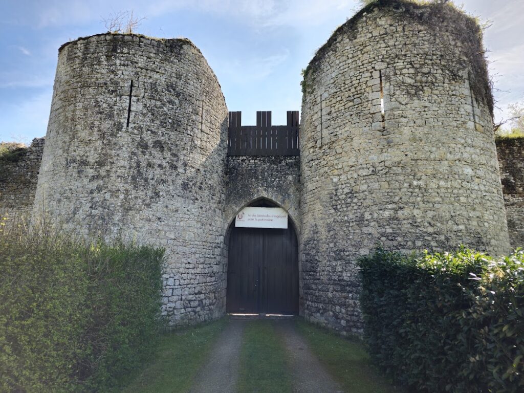 Château de Mez-le-Maréchal: a Medieval Fortified Castle in France 2 Château de Mez-le-Maréchal