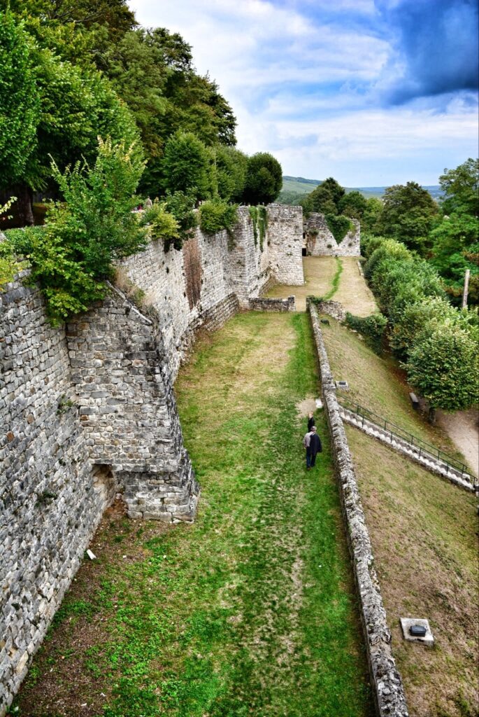 Château-Thierry Castle: A Medieval Fortress and Princely Residence in France 4 Chateau-Thierry Castle