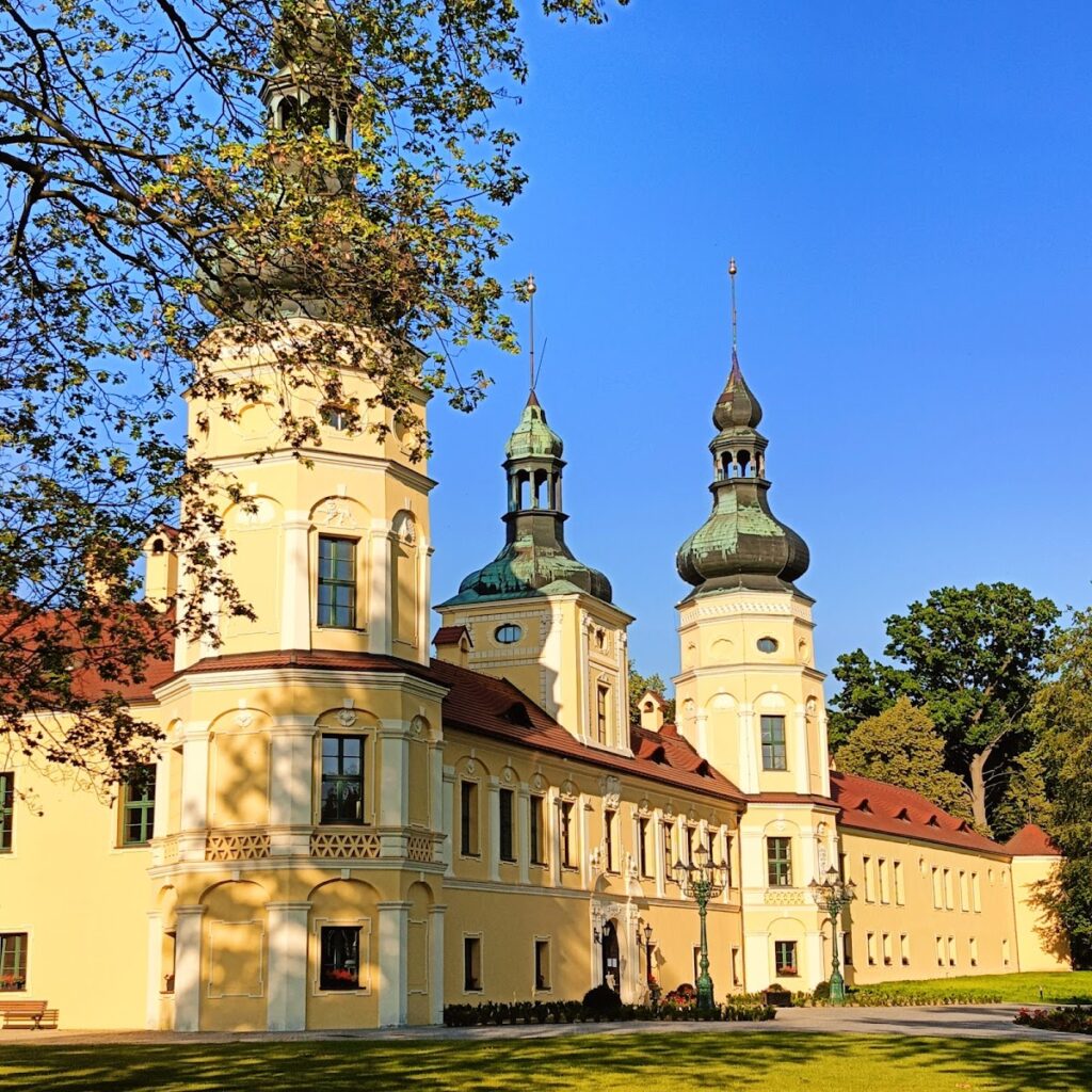 Żyrowa Palace: A Baroque Noble Residence in Poland 1 Żyrowa Palace