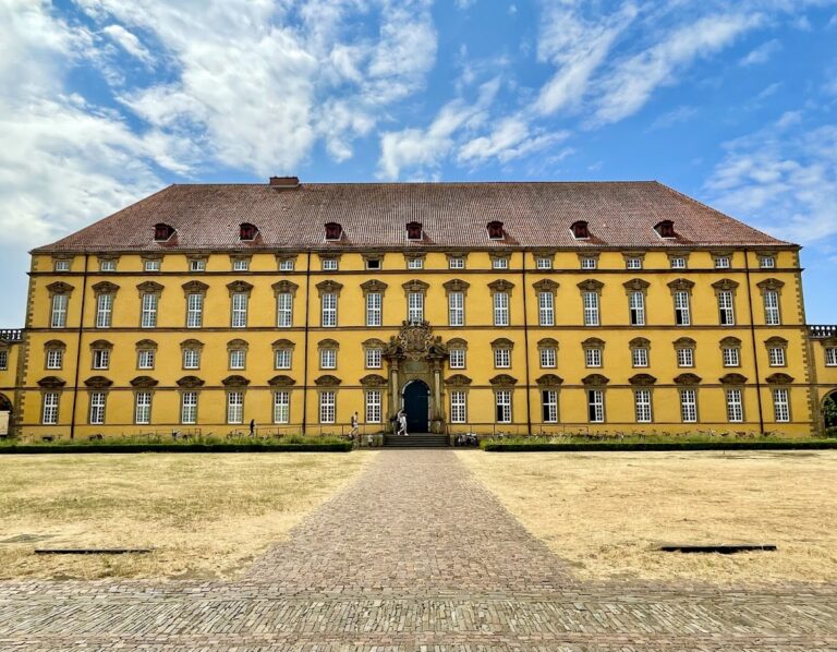 Schloss Osnabrück: A Baroque Prince-Bishop’s Palace in Germany