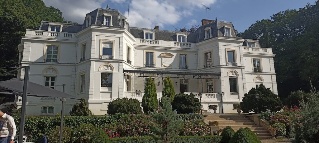 Château de Bonnelles: A Historic Country House in France 2 Château de Bonnelles