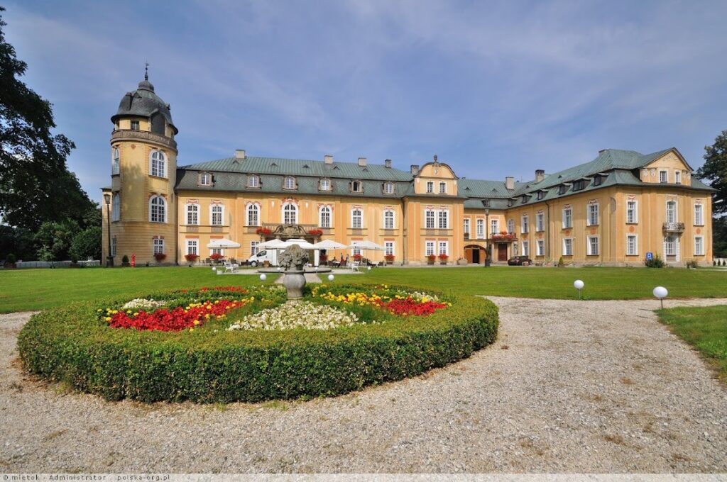 Żelazno Palace: A Historic Residence and Estate in Poland 1 Żelazno palace