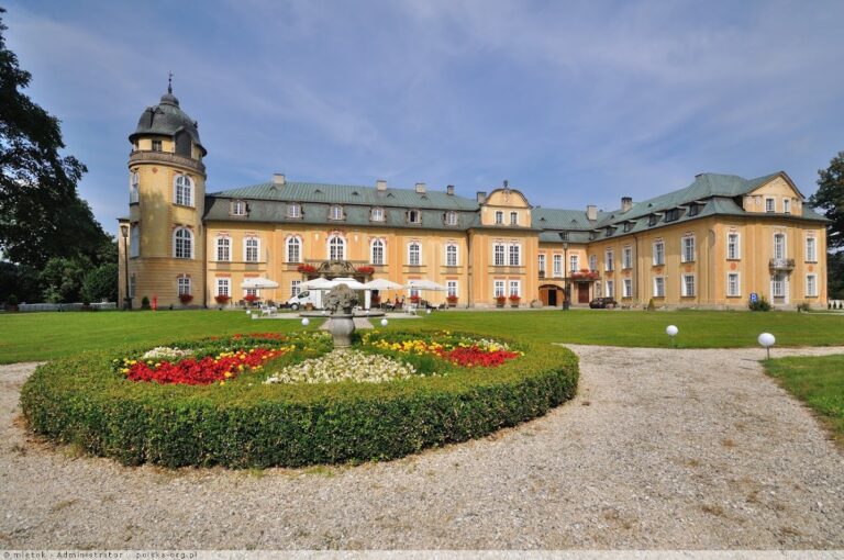 Żelazno Palace: A Historic Residence and Estate in Poland