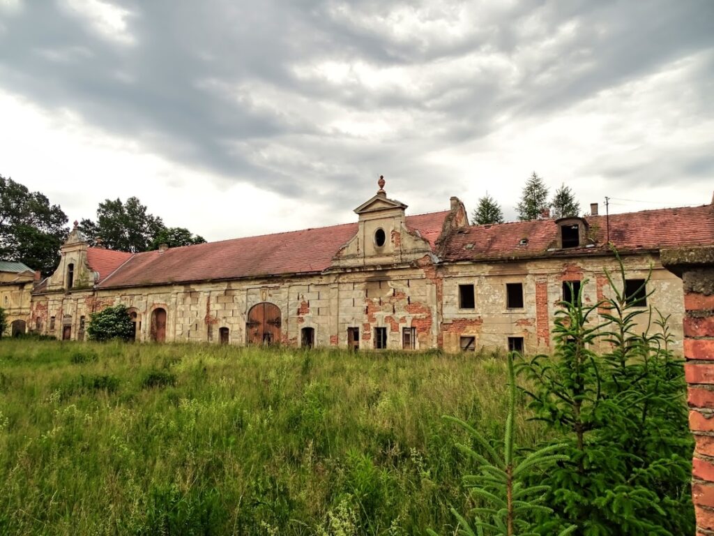 Żelazno Palace: A Historic Residence and Estate in Poland 2 Żelazno palace