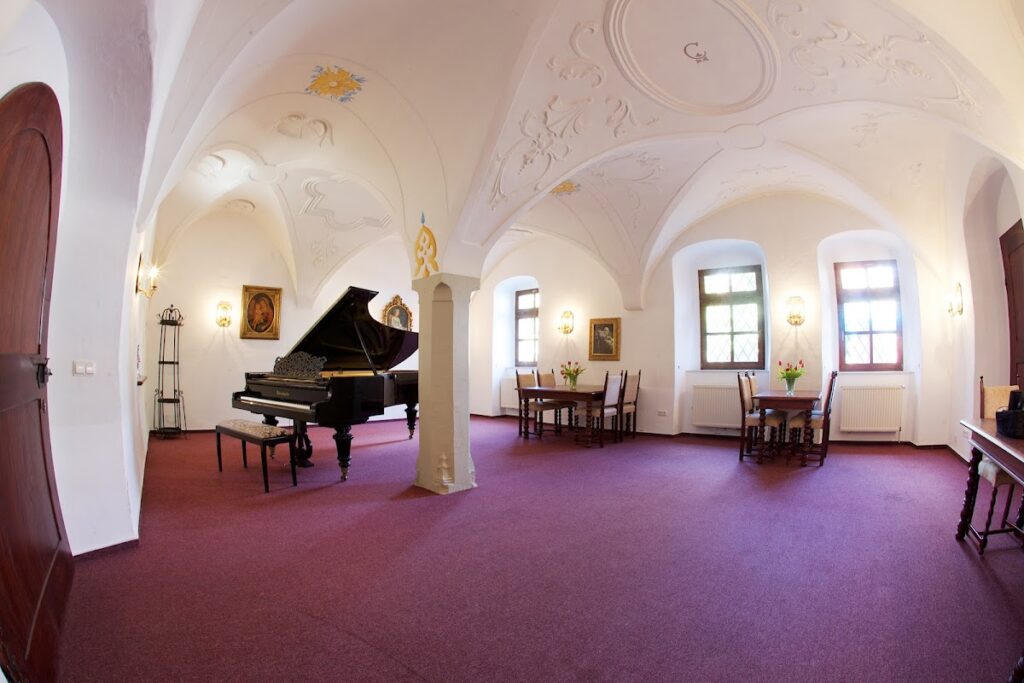 Schloss Röhrsdorf: A Historic Castle Estate in Germany 5 Schloss Röhrsdorf