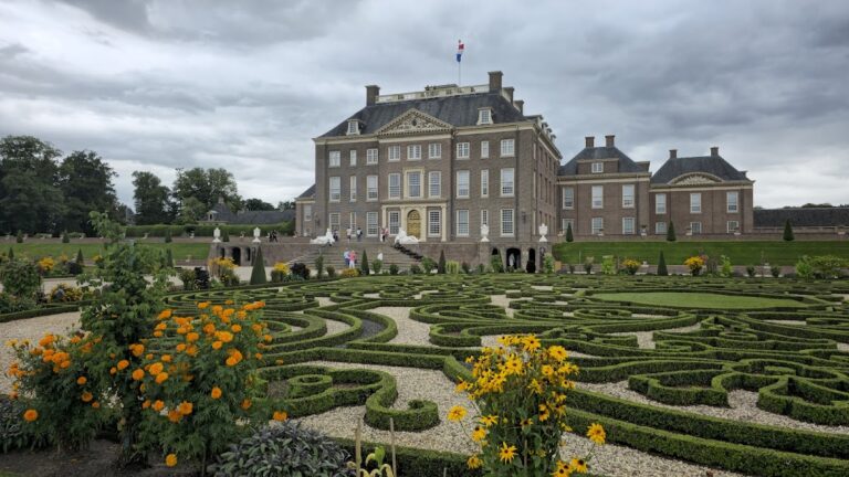 Het Loo Palace: A Dutch Baroque Royal Residence near Apeldoorn