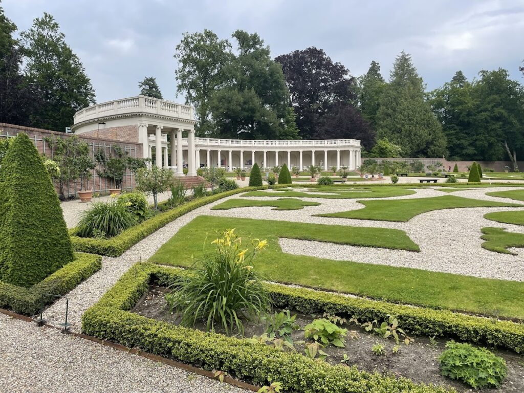 Het Loo Palace: A Dutch Baroque Royal Residence near Apeldoorn 4 Het Loo Palace