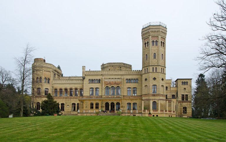 Schloss Neetzow: A Neogothic Manor House and Estate in Germany