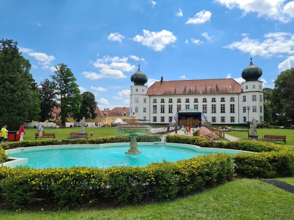 Schloss Tüßling: A Renaissance Hofmark Castle in Germany 1 Schloss Tüßling