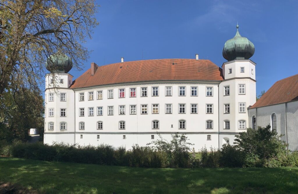 Schloss Tüßling: A Renaissance Hofmark Castle in Germany 2 Schloss Tüßling