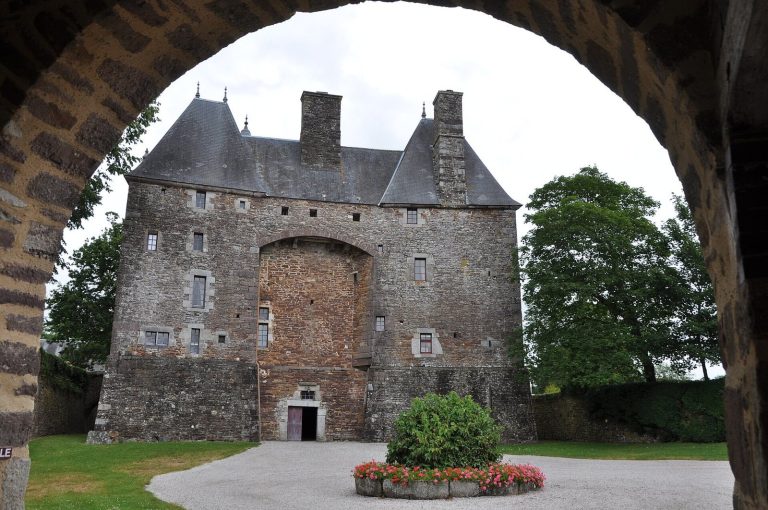 Château de Cerisy-la-Salle: Historic Residence and Cultural Centre