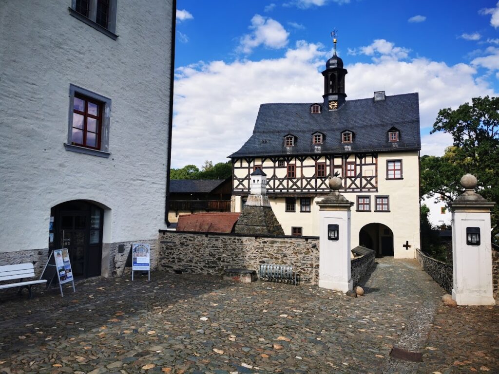 Burgk Castle: Medieval Fortress and Reuss Hunting Palace in Germany 4 Burgk Castle