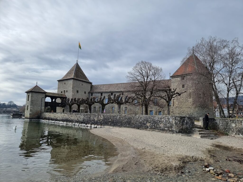 Rolle Castle: A Medieval Fortress and Civic Landmark in Switzerland 2 Rolle Castle