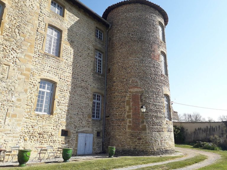 Barbarin Castle: A Former Fortified House in France
