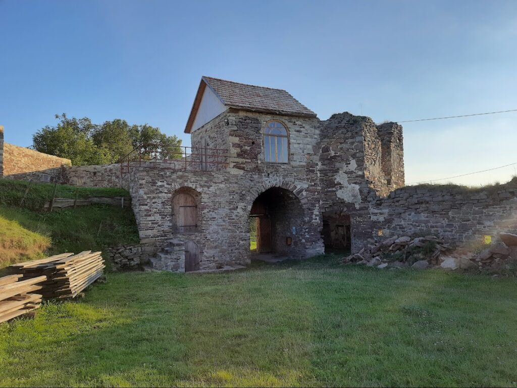 Pidzamochok Castle: A Bastion Fortification in Ukraine 5 Pidzamochok Castle