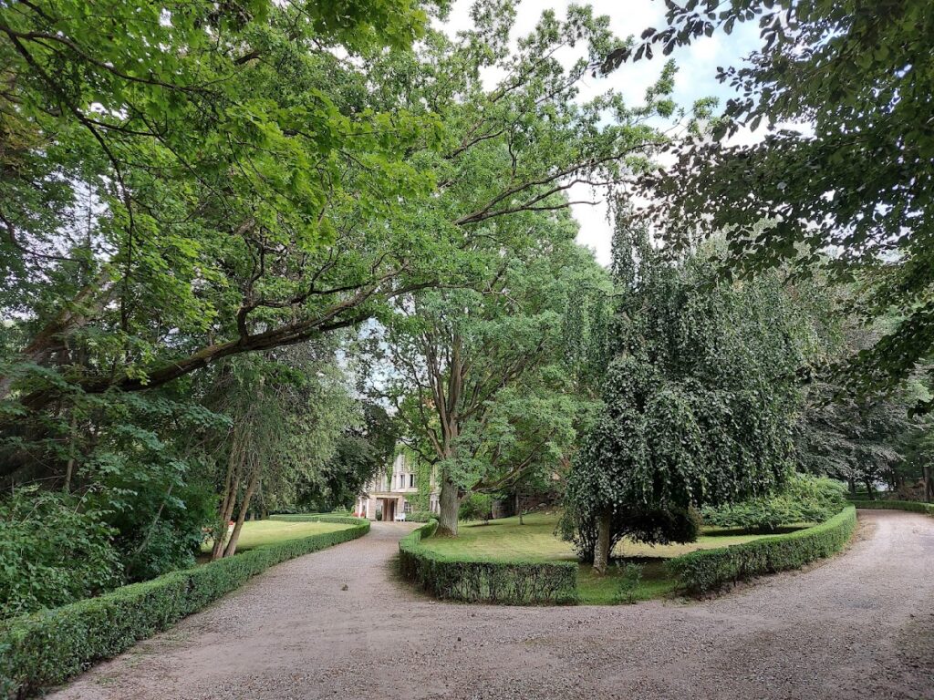Palace in Łężany: A Neobaroque Family Residence in Poland 5 Palace in Łężany