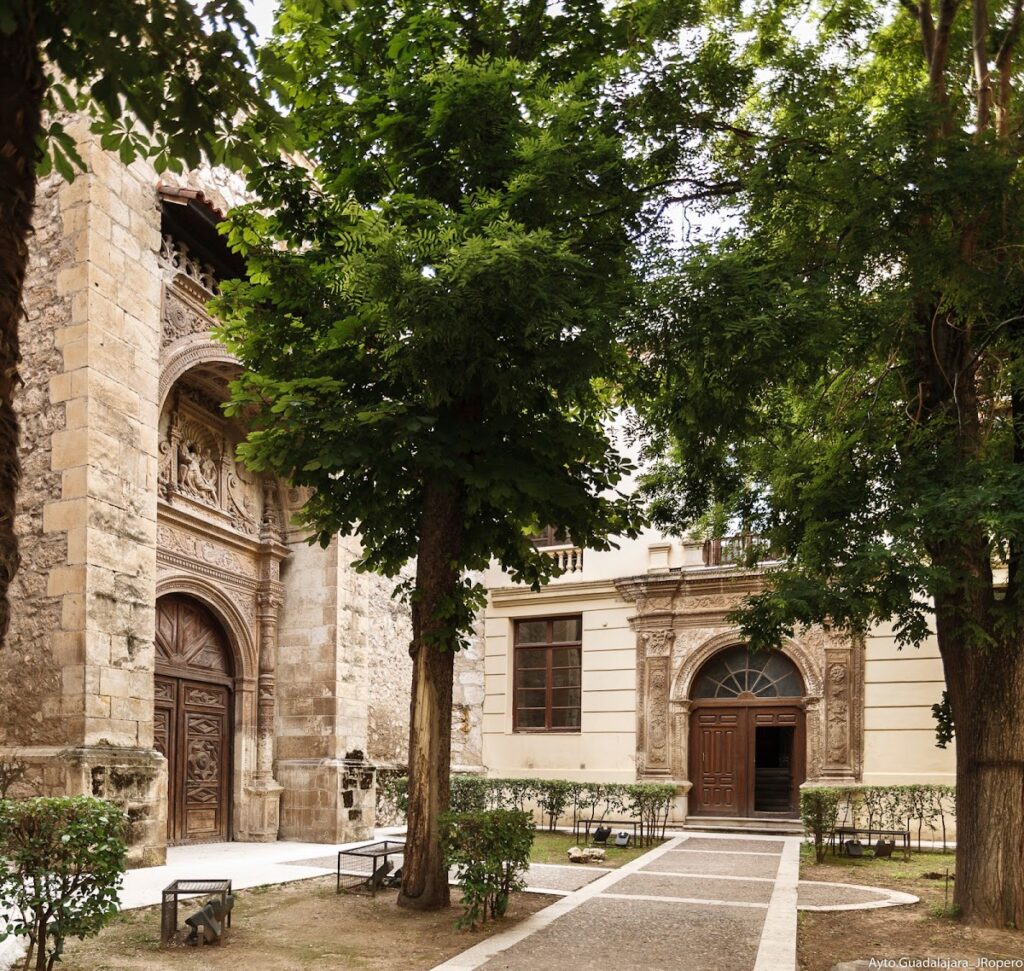 Palace of Antonio de Mendoza: A Renaissance Palace and Franciscan Convent in Guadalajara 3 Palace of Antonio de Mendoza