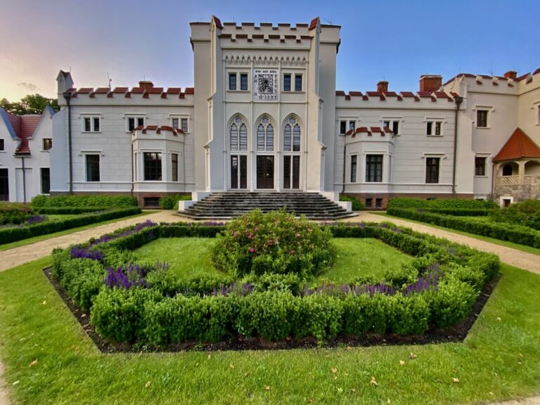 Radoliński Palace: An English Gothic Revival Residence in Jarocin, Poland