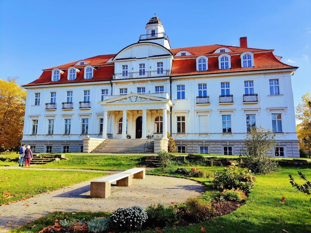 Schloss Genshagen: A Former Manor House and Conference Estate in Germany 1 Schloss Genshagen