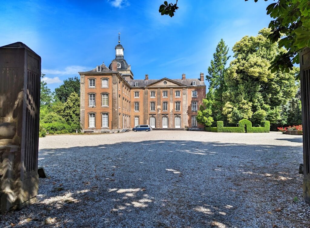 Amstenrade Castle: A Baroque Country Estate in the Netherlands 1 Amstenrade Castle
