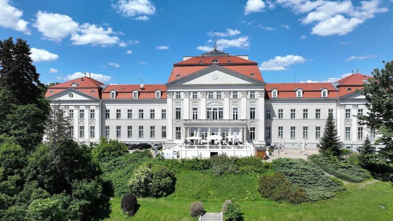 Schloss Wilhelminenberg: A Historic Palace Complex in Vienna