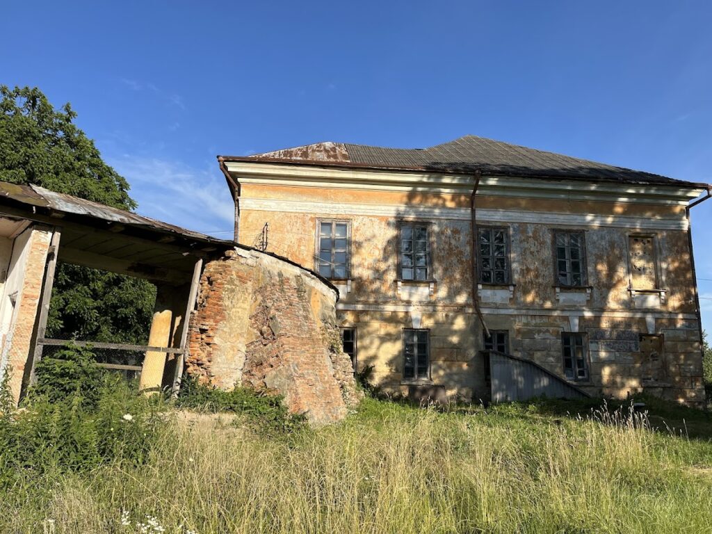 Steckich Palace, Mezhirichi: A Neoclassical Noble Estate in Ukraine 4 Steckich Palace, Mezhirichi