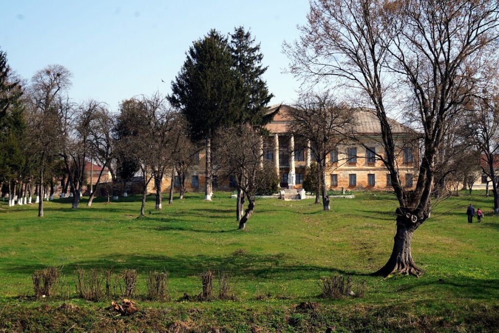 Steckich Palace, Mezhirichi: A Neoclassical Noble Estate in Ukraine 5 Steckich Palace, Mezhirichi