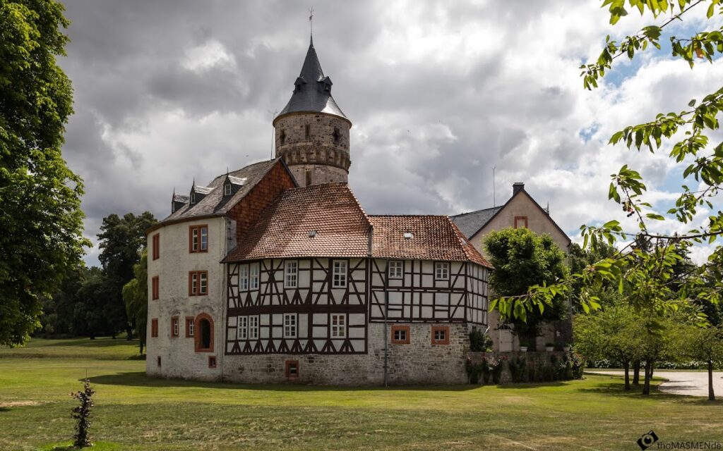 Schloss Oelber: A Renaissance Castle in Germany 1 Schloss Oelber