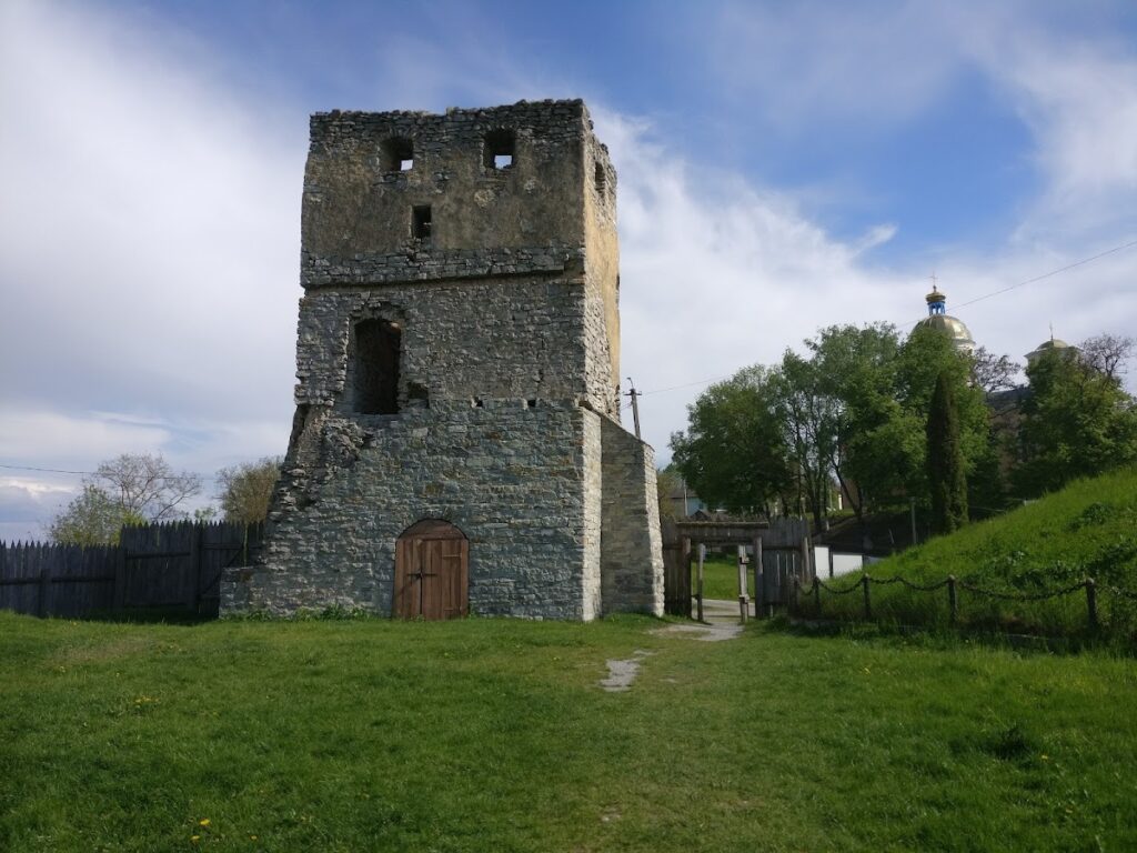 Skala-Podilska Castle: A Historic Fortress in Ukraine 2 Skala-Podilska Castle