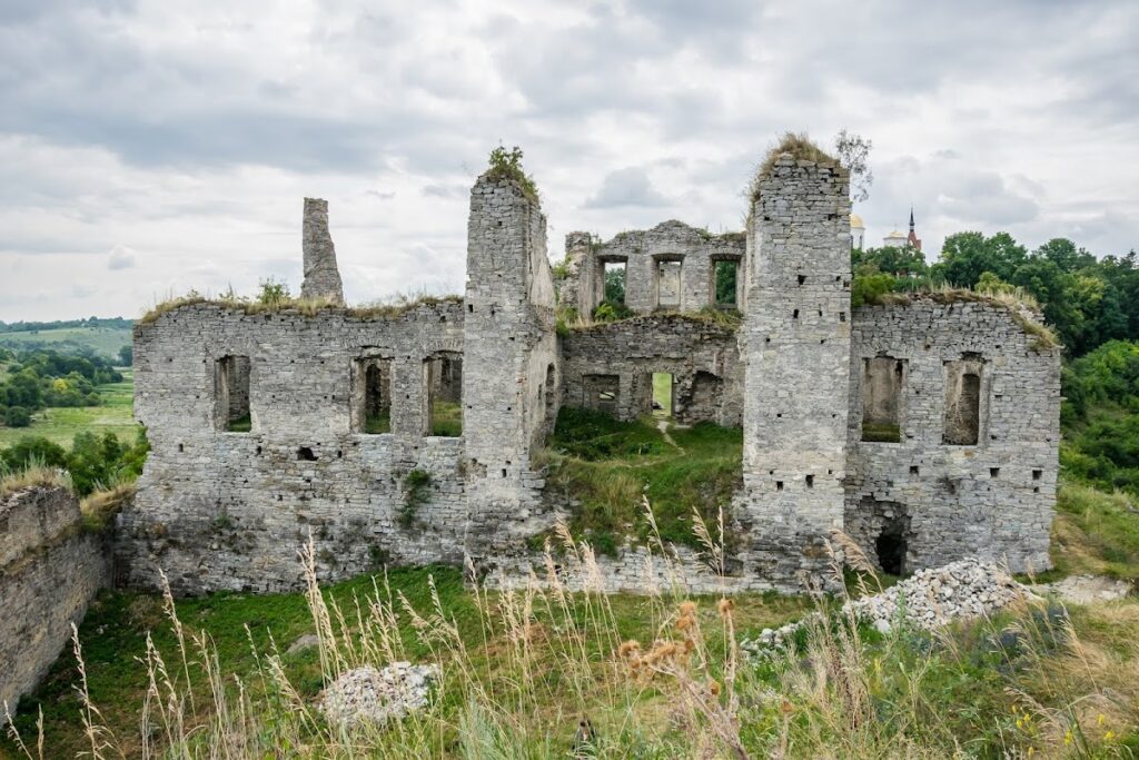 Skala-Podilska Castle: A Historic Fortress in Ukraine 3 Skala-Podilska Castle