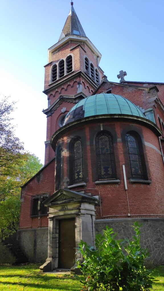 Château Mondron: An Industrialist’s Residence and Church in Charleroi, Belgium 3 Château Mondron