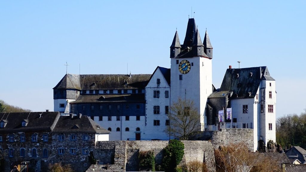 Diez Castle: A Medieval Fortress and Nassau Residence in Germany 2 Diez Castle