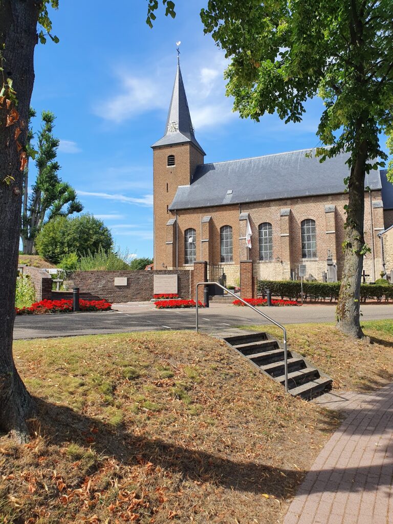 Wijnandsrade Castle: A Historic Three-Winged Castle Complex in the Netherlands 2 Wijnandsrade Castle