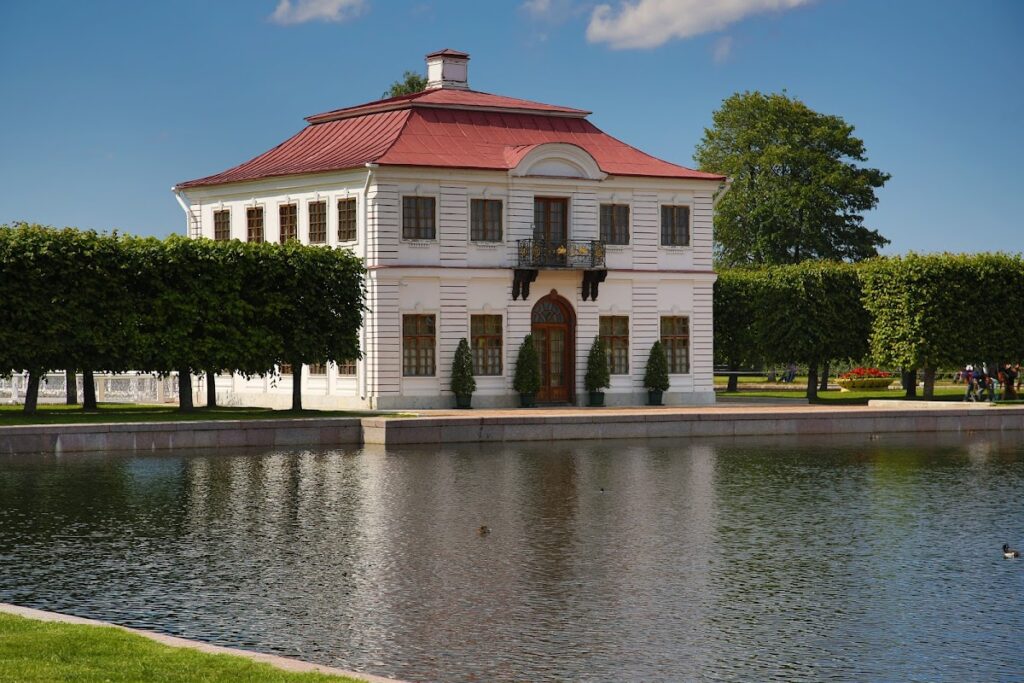 Marly Palace: A Memorial Pavilion-Palace in Peterhof 2 Marly Palace