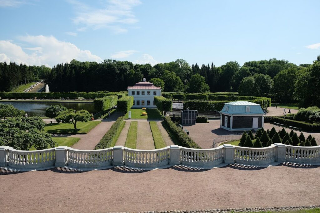 Marly Palace: A Memorial Pavilion-Palace in Peterhof 5 Marly Palace