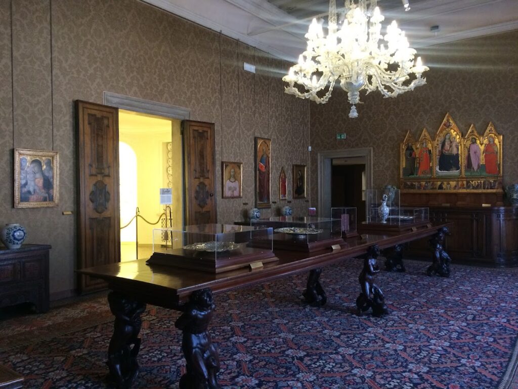 Palazzo Loredan Cini: A Renaissance Palace and Museum in Venice 4 Palazzo Loredan Cini