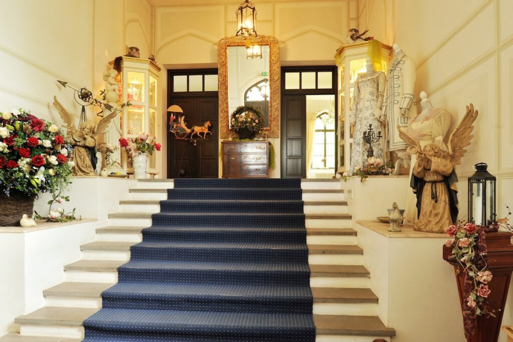 Schloss Bredenfelde: A Tudor-Style Manor House in Germany 3 Schloss Bredenfelde