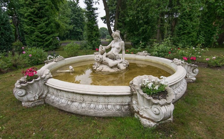 Schloss Bredenfelde: A Tudor-Style Manor House in Germany