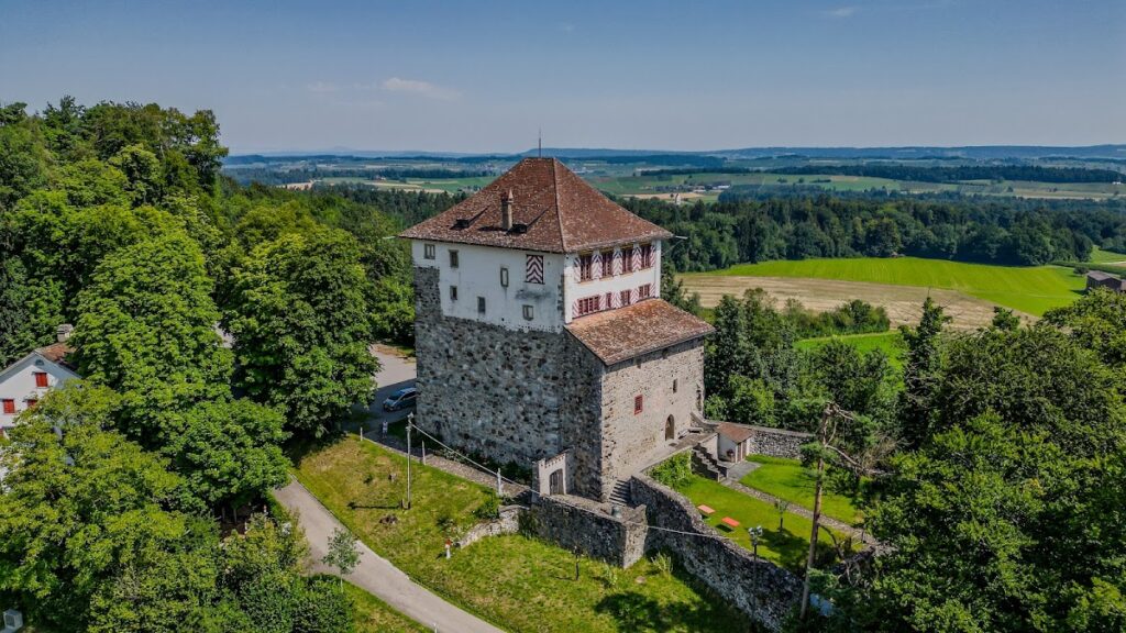 Mörsburg Castle: A Medieval Residence and Museum in Switzerland 1 Mörsburg Castle