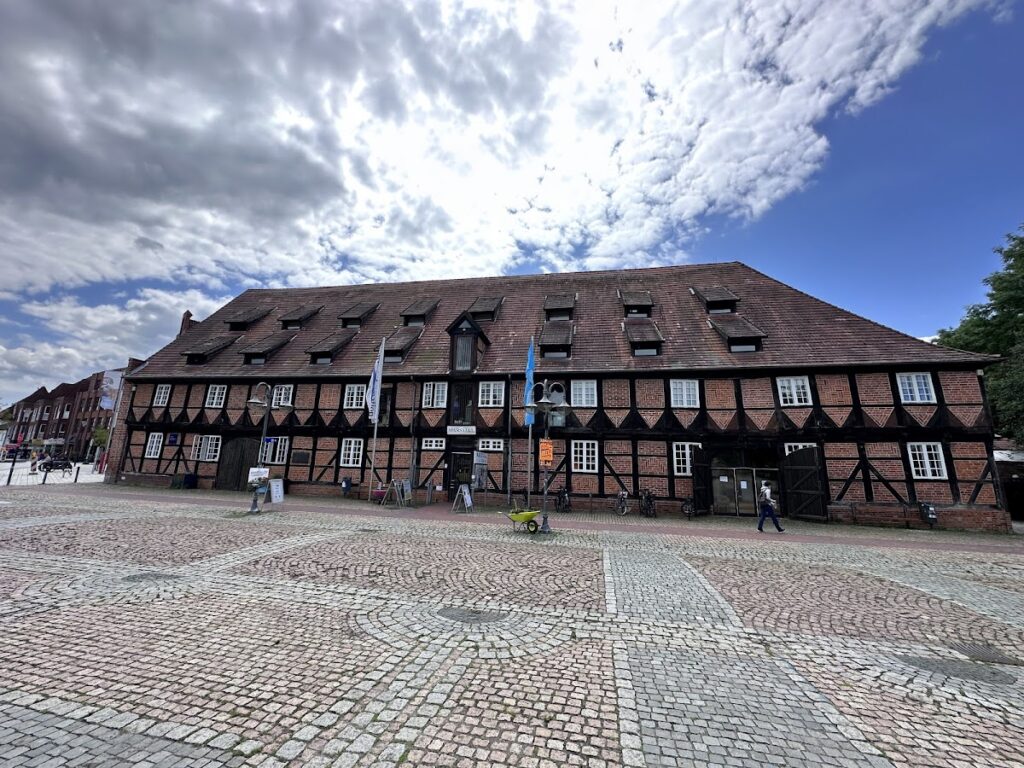 Schloss Winsen: A Castle and Administrative Seat in Germany 4 Schloss Winsen