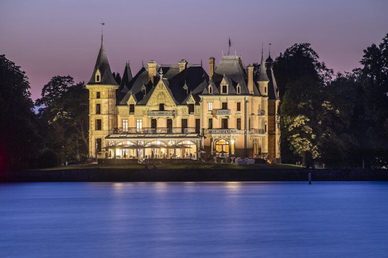 Schadau Castle: A Historicist Residence beside Lake Thun in Switzerland