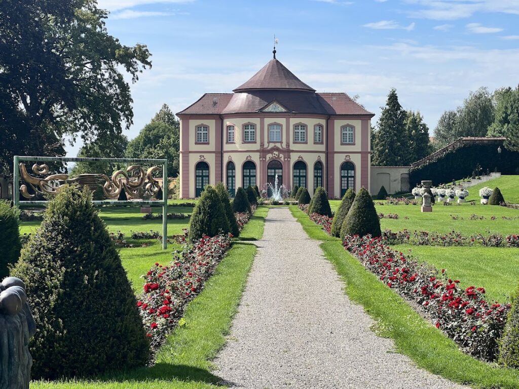 Altshausen Castle: A Teutonic Order and Württemberg Residence in Germany 5 château Altshausen