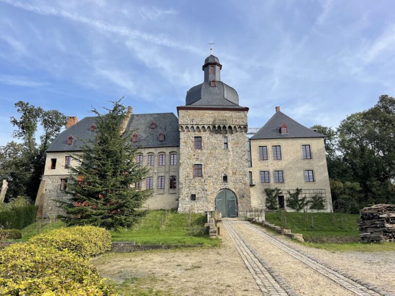Schloss Liedberg: A State Castle of the Electorate of Cologne